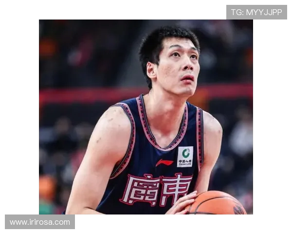 任骏飞领衔球队奋战新赛季展现篮球才华与团队精神的双重魅力