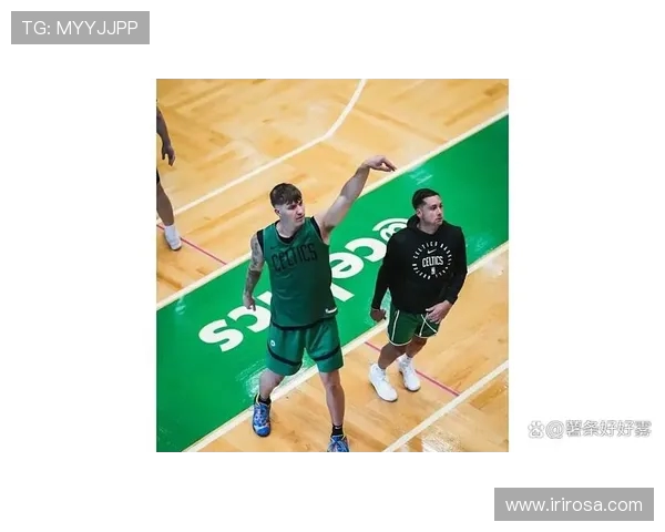 热火与凯尔特人激战再起NBA季后赛对决引发球迷热议与期待