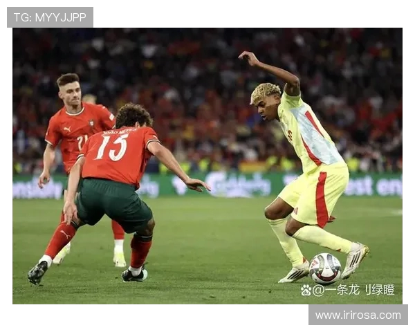西班牙与荷兰上半场精彩对决回顾与分析