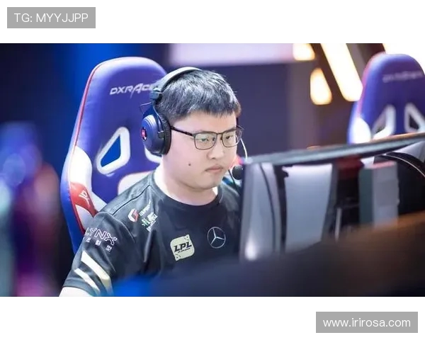 RNG战队节奏解析：如何在英雄联盟中掌控比赛的主动权与节奏变化